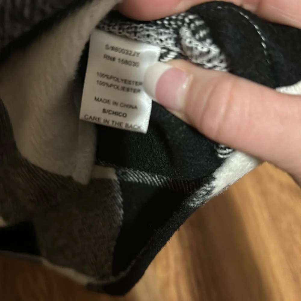 Love Tree boutique Plaid shacket! ❤️ - Picture 6 of 6